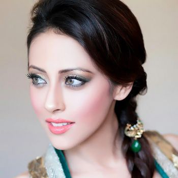 Ainy Jaffri To Make Film Debut Soon